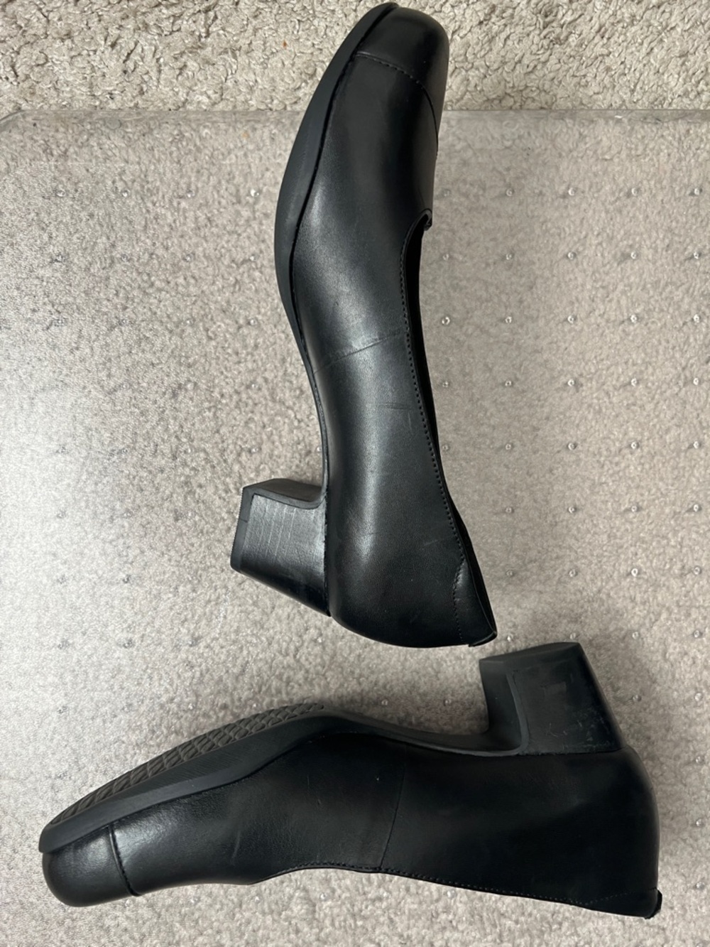Clarks Black Leather Women's Comfort block heel pumps - Picture 2 of 9